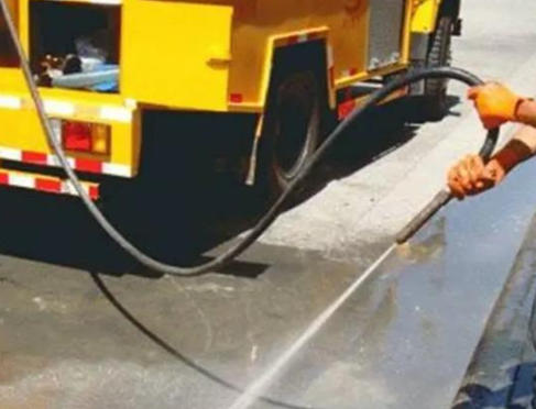 盘龙区抽化粪池